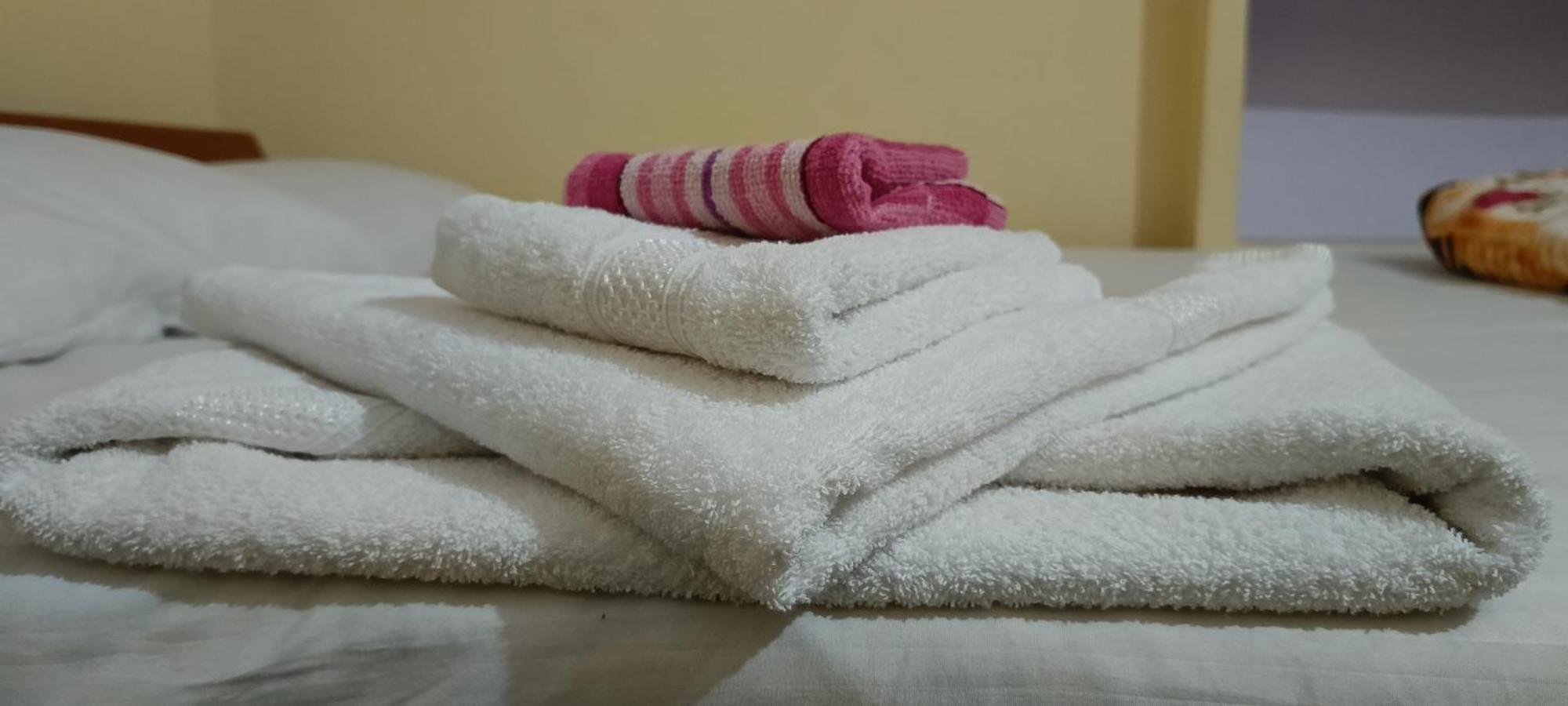 Mandakini P. Guest House - Varanasi — Photos 2