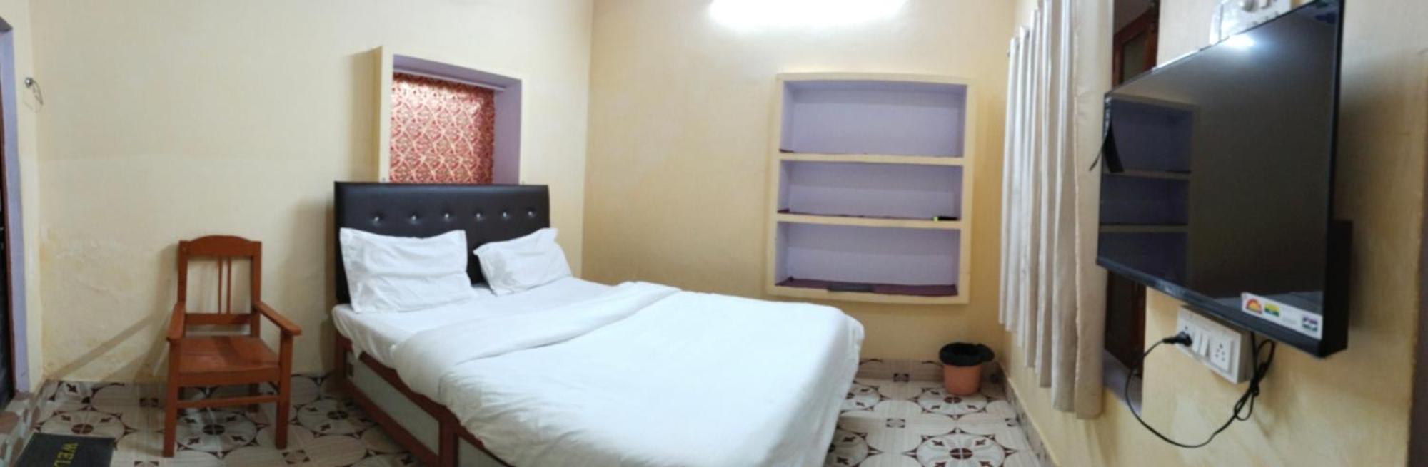 Mandakini P. Guest House - Varanasi — Photos 3